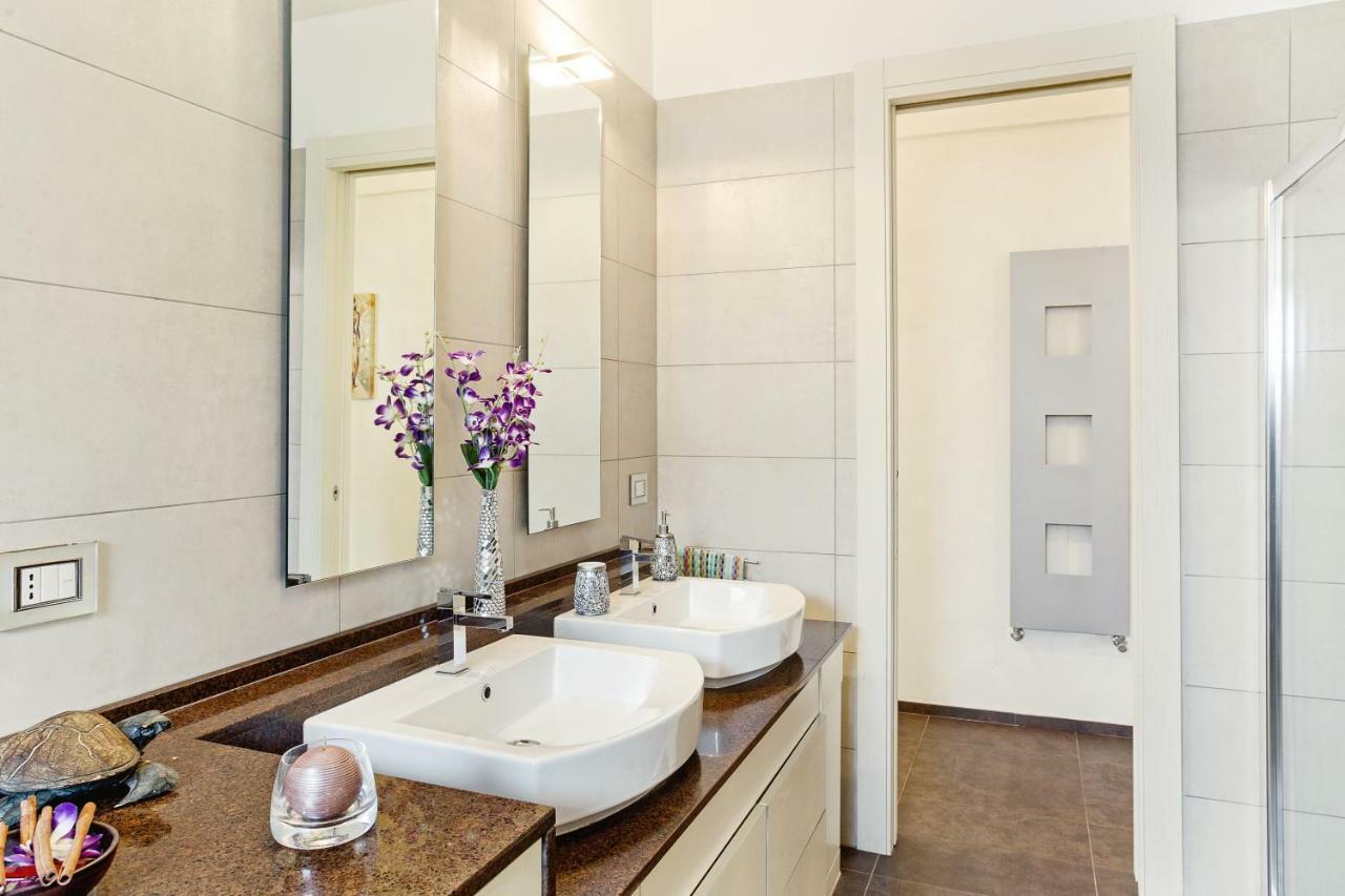 Bari Airport Seaview Apartment ภายนอก รูปภาพ